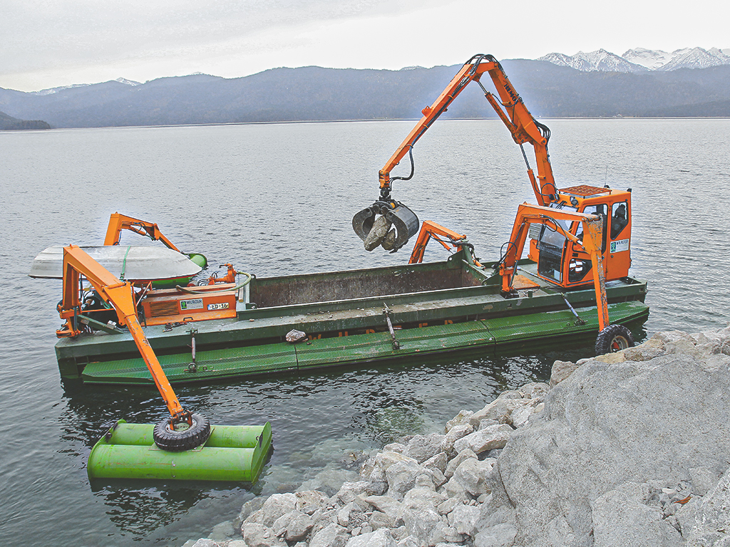 Gewässerpflege-Walchensee-Uferschutz-Baggerboot